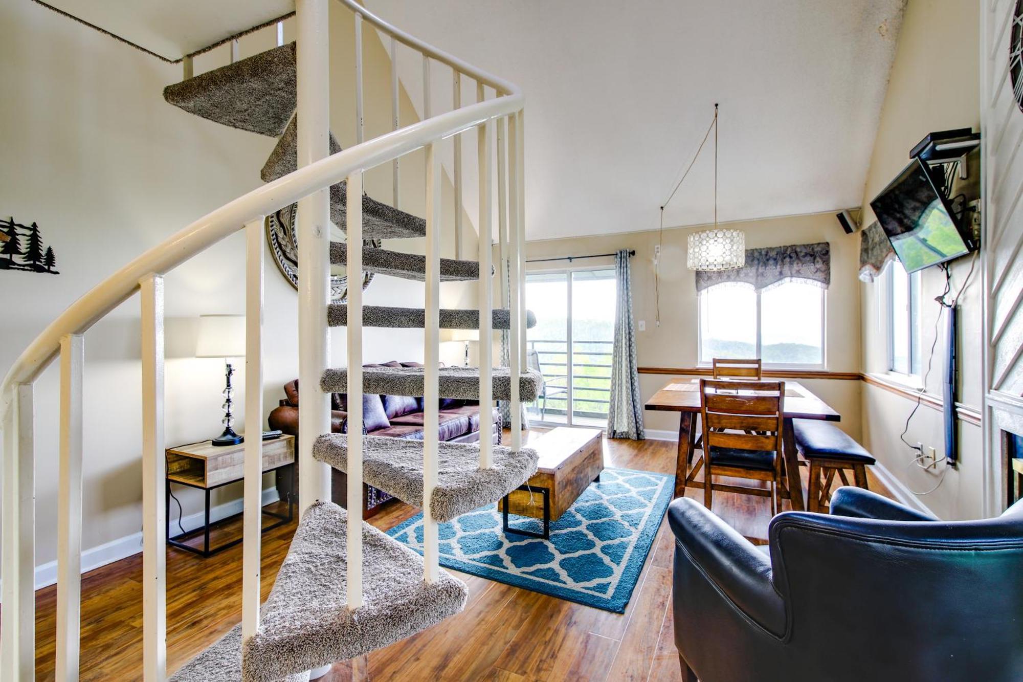 Gatlinburg Mountaintop Condo With Balcony And Views! Exterior photo
