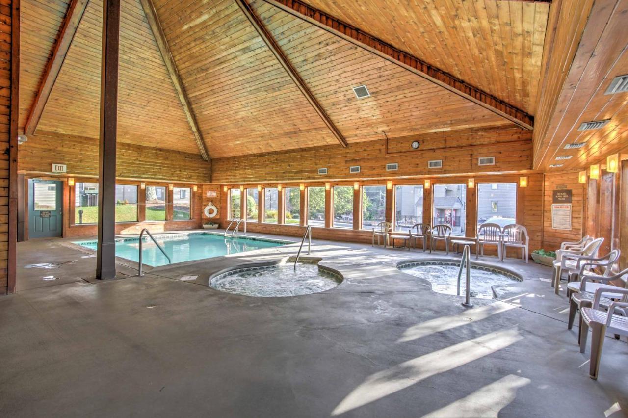 Gatlinburg Mountaintop Condo With Balcony And Views! Exterior photo